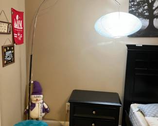 Contemporary lamp, nightstand w 3 drawers