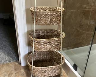 Basket shelf