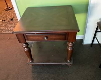 Like new condition Side Table
