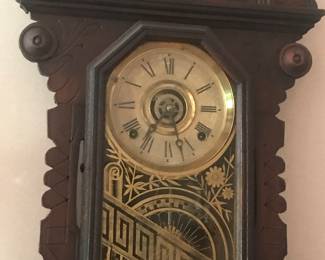  Antique mantle clock