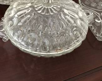 Covered candy dish