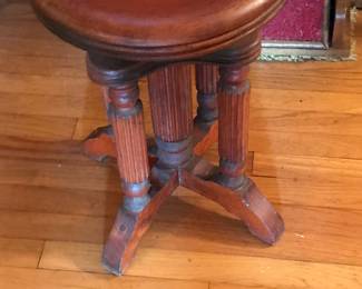 Great organ/piano stool