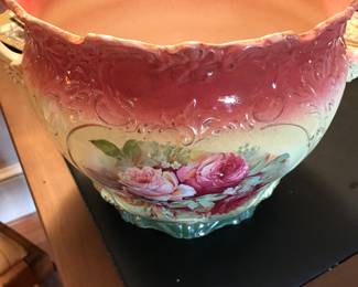 Large Victorian decorated pot