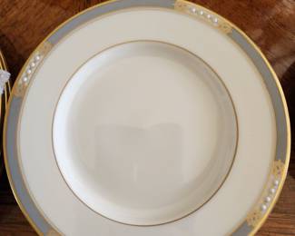 	#73	Lenox McKinley 5-5 piece place settings, 2 dinner plates, 1 serving bowl -FIRM	 $275.00 				