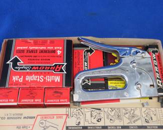 Lot 72. Arrow staple kit
