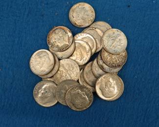 Lot 164. 25 silver Roosevelt dimes