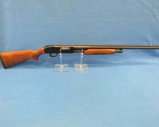 Lot 17. Mossberg Coast-to Coast Master Mag 12-gauge pump shotgun.&nbsp; 3".&nbsp; 28" vent rib barrel.&nbsp; SN K023212