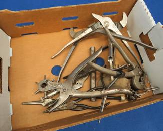 Lot 434. Hand tools, mostly pliers