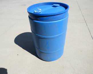 Lot 467. Plastic non-food-grade 30-gallon barrel