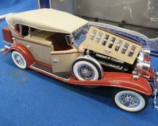 Lot 462. Anson 1932 Cadillac Sport Phaeton 1:18 scale die-cast