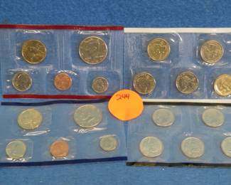 Lot 244. 2000 P and D uncirculated coin set including the state quarters
