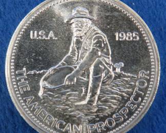 Lot 481. 1985 Engelhard one Troy Ounce silver round
