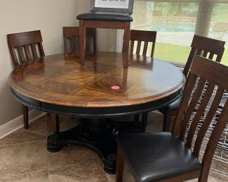Large, round pedestal table & 6 chairs
