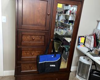 The other CHIFFAROBE