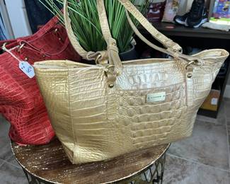 Red or gold - same model, different colors!