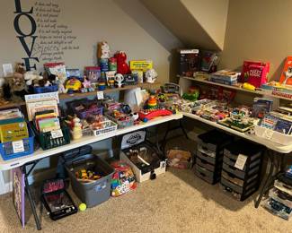 Children's toys, games & books