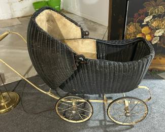Lloyd Loom Basinet