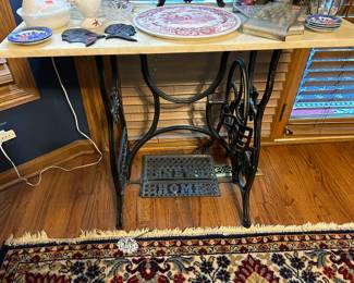 New Home Trendle Base Table