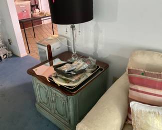 French Country Side table $15