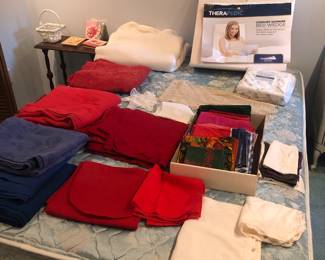 Tablecloths & napkins