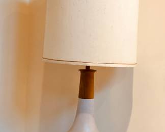 Incised Martz lamp - with original shade, wooden neck & finial (40.5" tall overall)