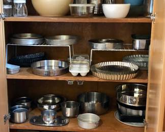Lots of baking pans, Romertopf clay pot, big stainless bowl & more