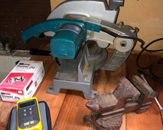 Makita 255mm miter saw (Model 2401B), Fluke 12 multimeter, Columbian vise