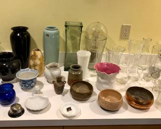 More vases - owner did flower arranging