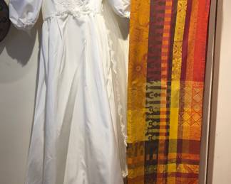 1980s wedding dress with long train & veil, big Garnier-Thiebaut tablecloth (France)
