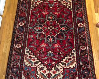 Heriz rug (35" x 58")
