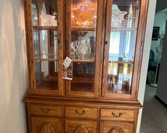 Cochrane Furniture SOLID OAK china cabinet w/light. Made in USA