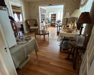 View in to dining room, and entrance in to den