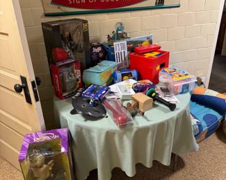 Awesome vintage Coca-Cola metal advertising sign, 51x17". 