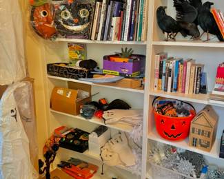 Mostly&nbsp;Halloween decorations here, most from Grandin Road. Nice stuff! Great architecture books here and Ephemera of local Illinois towns
