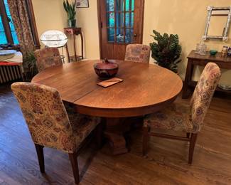 Gorgeous antique tiger oak dining table with 1 leaf and 4 upholstered slipper chairs, 65x54x30"