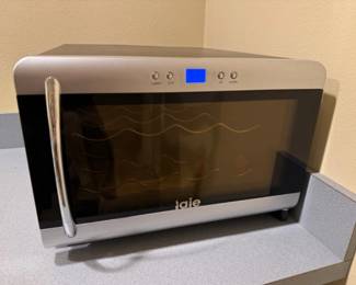 Haier 8-Bottle Thermoelectric Wine Cooler	