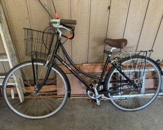 Linus Low Step Bike w/ Basket - Possibly Dutchi 3i Model	