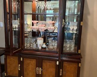 This China Cabinet matches the table