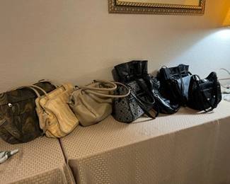 Lots of very nice and clean purses