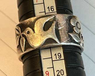 Rare retired James Avery Dove and floral ring sterling silver