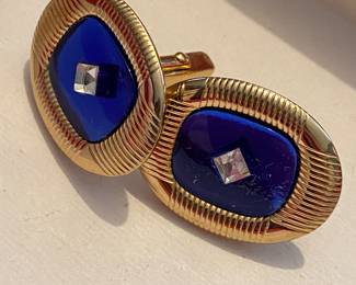 Cuff links 