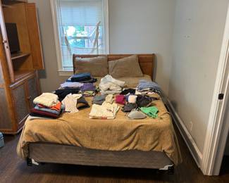 Women’s clothing, shorts, bras, beanies, gloves, sweaters, pajamas and more 