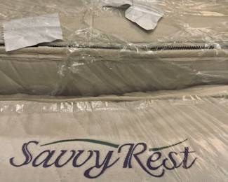 King Leggett & Platt Adjustable Bed. Savvy Rest Mattress Set. Top Condition.