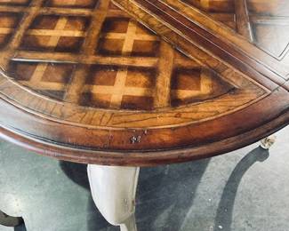 Hooker Furniture 9 Pc. Dining Table and Chairs. Top Condition.