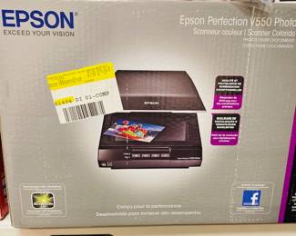 Epson Perfection V550 Photo Color Scanner. Still in Box.