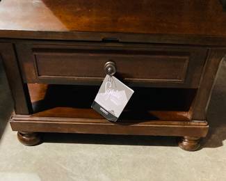Ashley Furniture Lift Top Coffee Table.