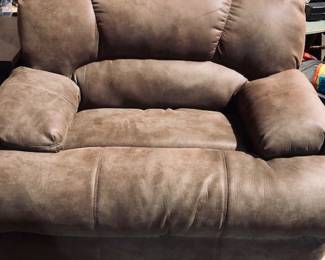 Lane Furniture Oversize Chair.