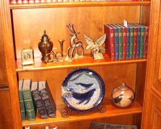 Very nice books and decorative objects are available for purchase.