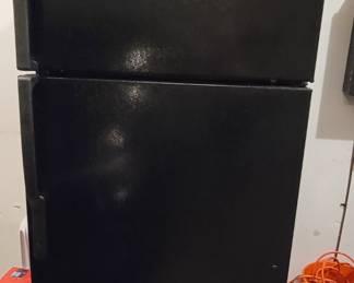 Need an extra fridge/freezer in YOUR garage? Well, here it is!