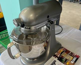 Kitchen Aid Stainless 8 Qt Mixer